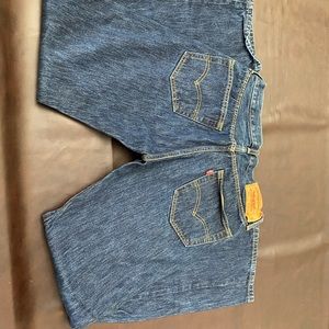 Men’s 501 Levi’s 32 x 32 button up front jeans